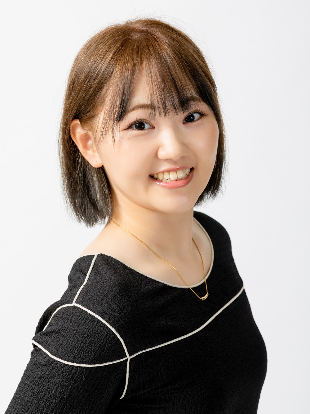 明部 桃子